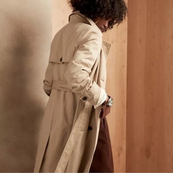 Essential Trench Coat
Color: Golden Beige XS - Picture 3 of 4